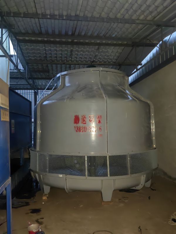 巴中2<strong>200t玻璃钢冷却塔</strong>